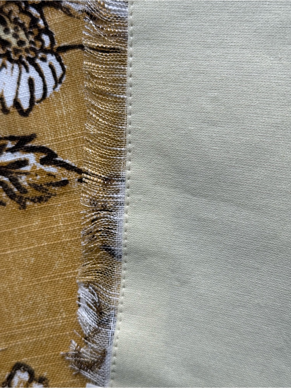 Threshold NWT Set of 4 Placemats Frayed Edges - Picture 3 of 6